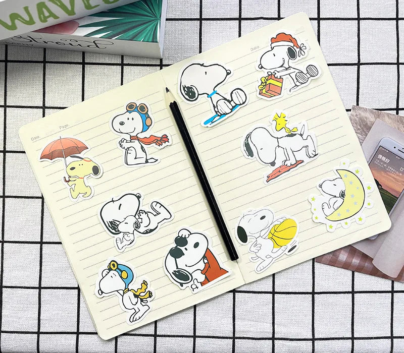 100/200pcs Snoopy Stickers